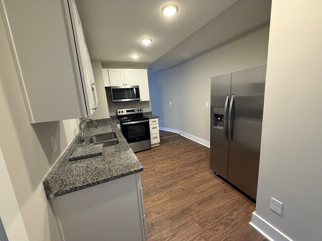 Kitchen - 30 E 4th St