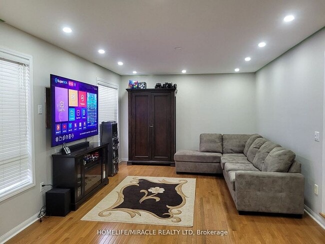 Building Photo - 20 Bowsfield Dr