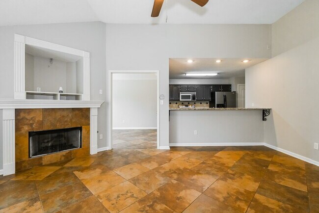 Foto del edificio - 11627 Mahogany Dr