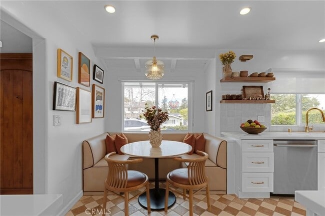 Foto del edificio - 23936 Nomar St