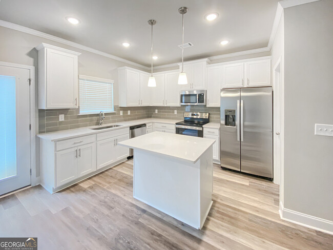 Building Photo - 1466 Fern Ridge Ln