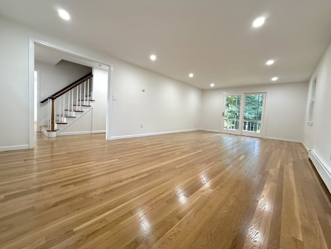 Building Photo - 5 Middle St