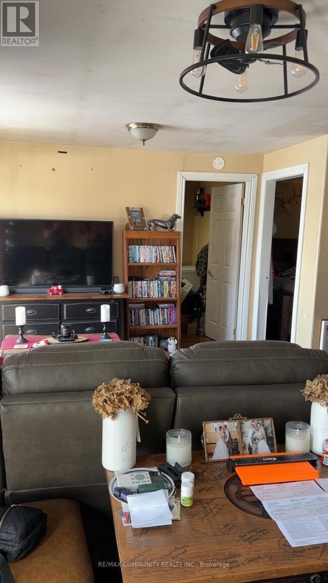 Building Photo - 666 North Shore Dr E