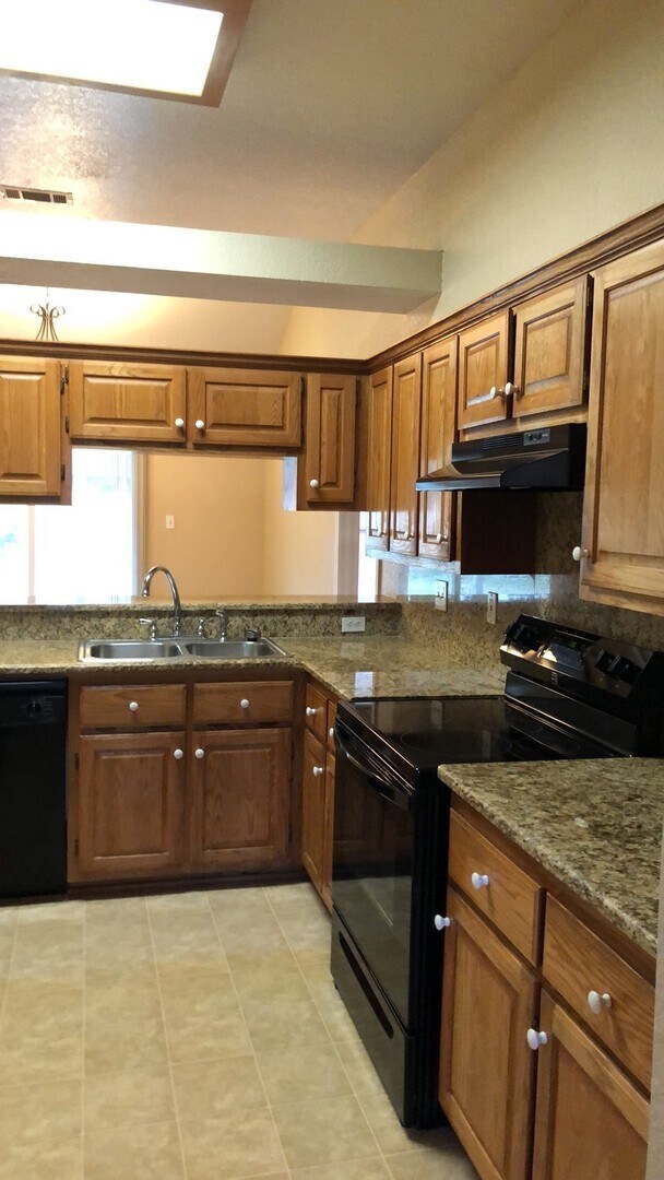 Foto del edificio - COMING SOON!