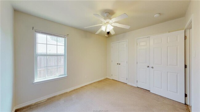 Building Photo - 1429 Western Oaks Ct