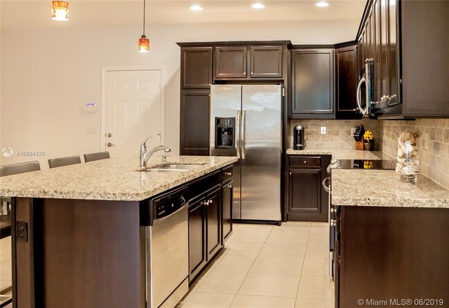Foto del edificio - 2921 Cascada Isles Dr