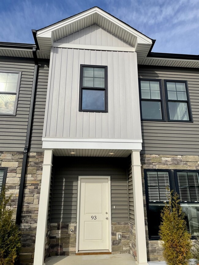 Building Photo - 93 Warwick Dr