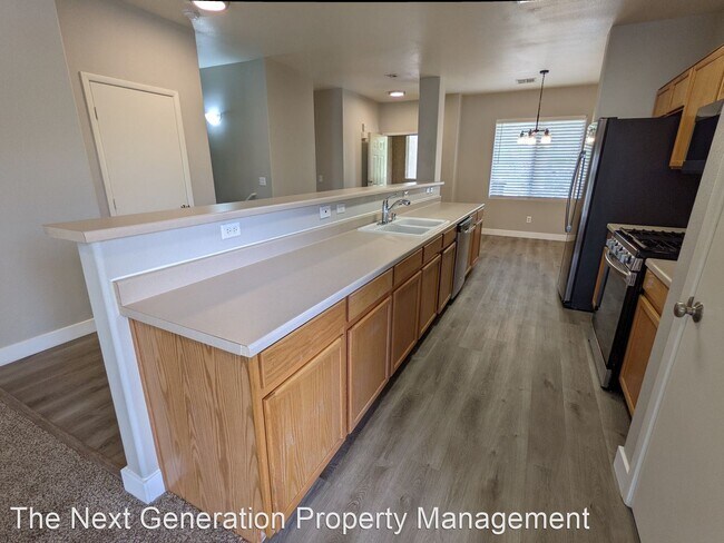 Building Photo - 701 Peachy Canyon Cir