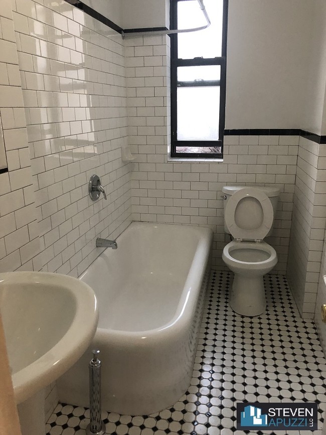 Foto del edificio - 2161 Barnes Ave