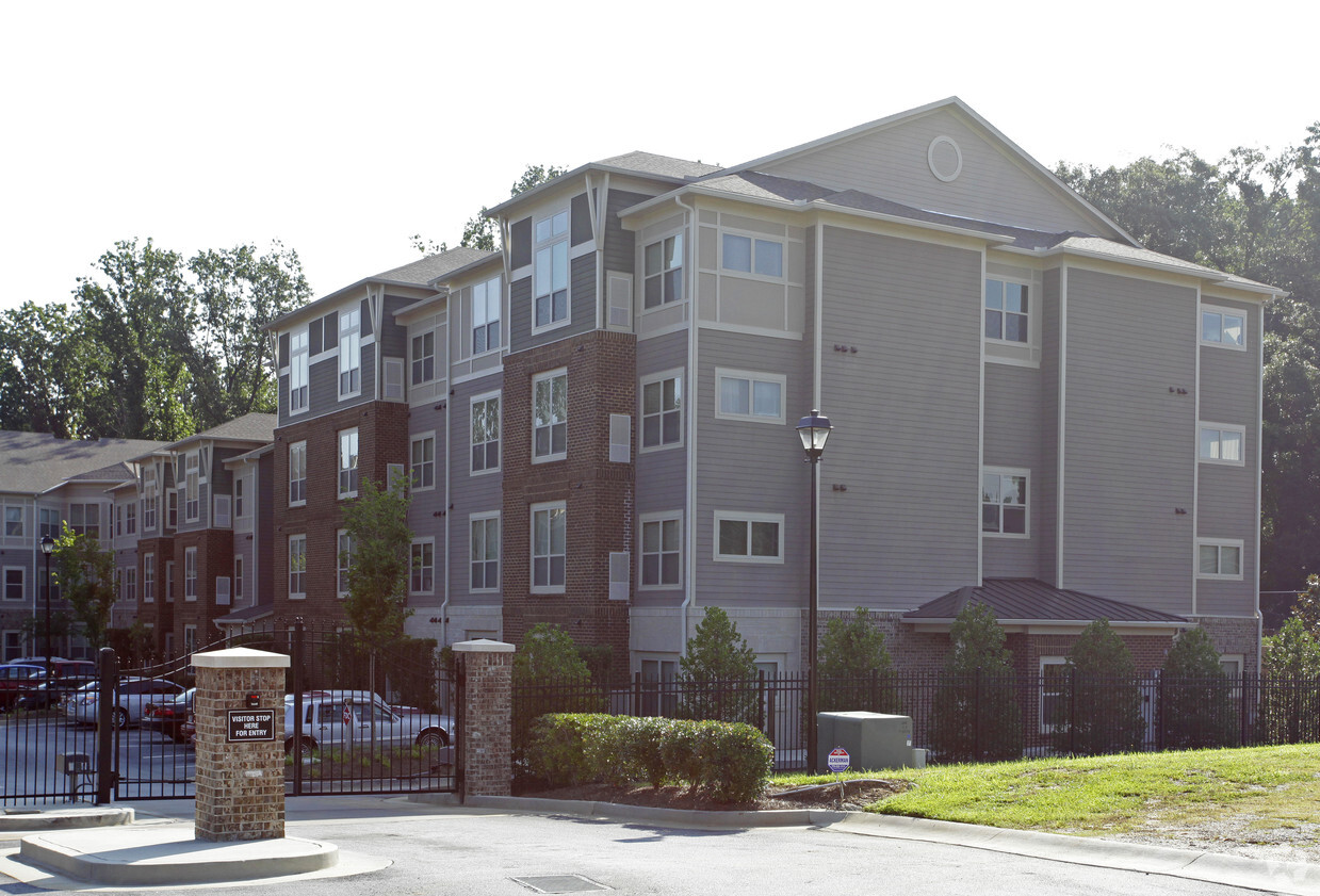 Foto del edificio - Adamsville Green