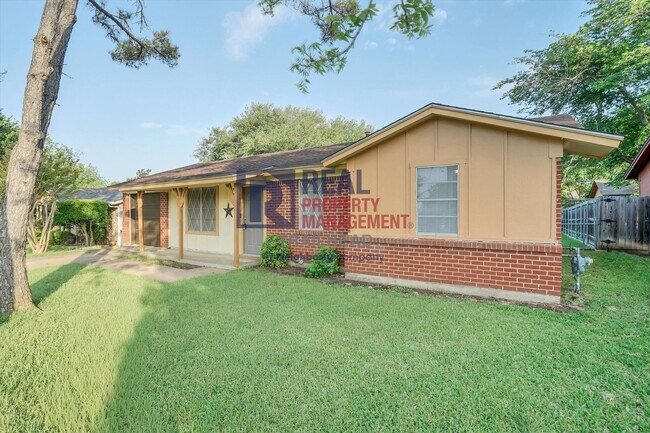 Foto del edificio - Inviting Home with Pool in Established Cleburne Neighborhood