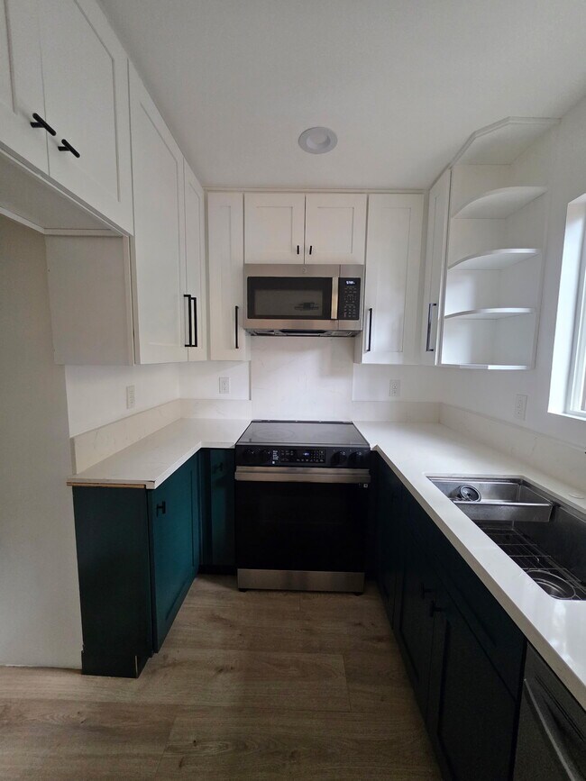 Building Photo - 1810 Verdugo Vista Dr