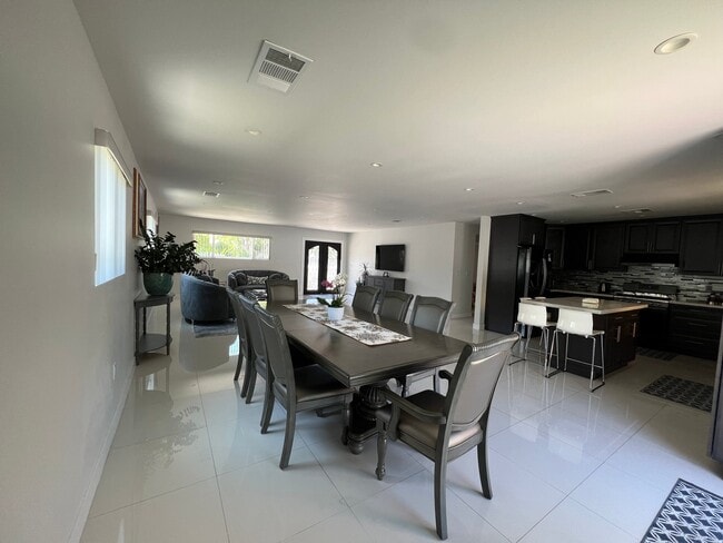 Foto del edificio - 16349 Flanders St
