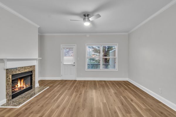 Foto del edificio - 3100 Lauren Parc Rd