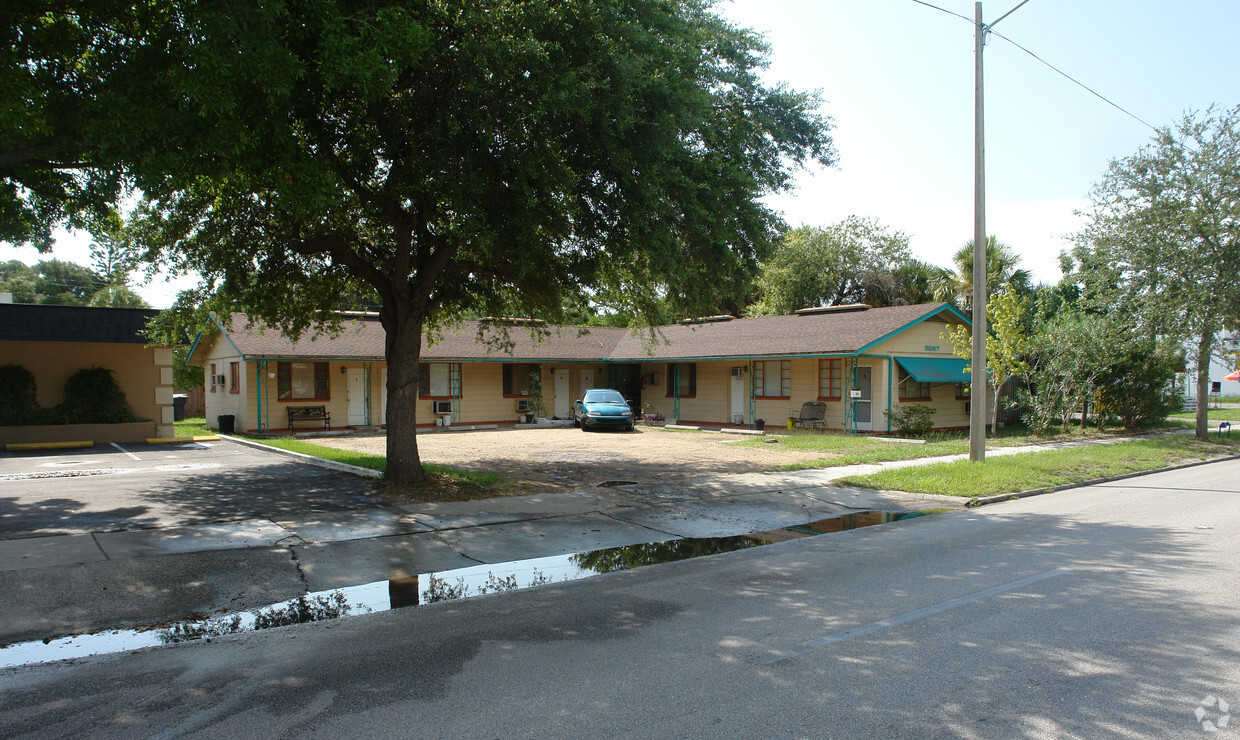 3067 Dr. Martin Luther King Jr St N, Saint Petersburg, FL 33704 ...