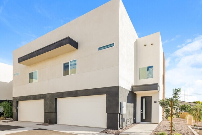Building Photo - 14251 N 7th St
