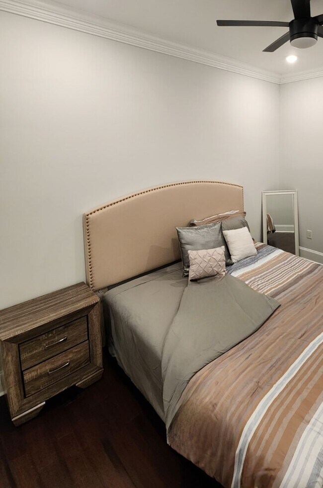 Dormitorio 2 - Cama king - 3019 Delachaise St