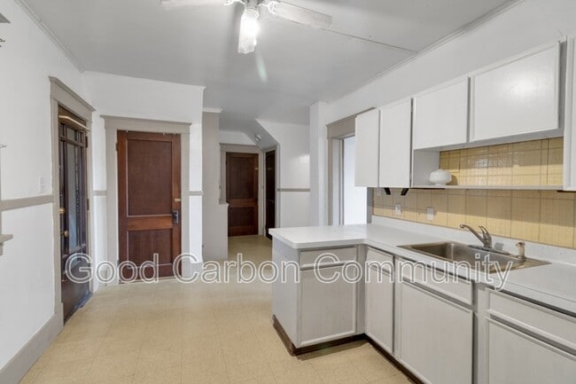 Foto del edificio - 596 Oliver St