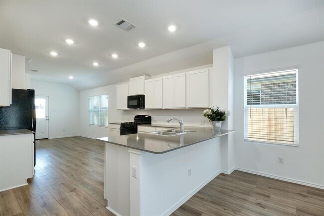 Building Photo - 107 Allegro Dr