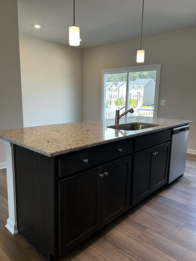 Foto del edificio - 8772 Whitman Dr