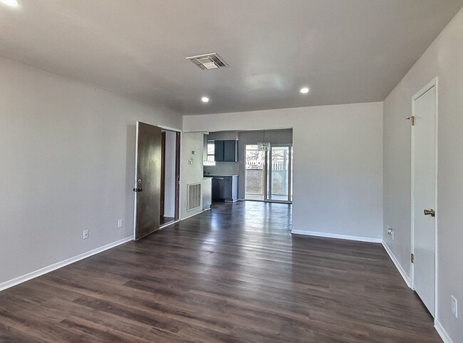 Building Photo - 108 Quail Valley Dr