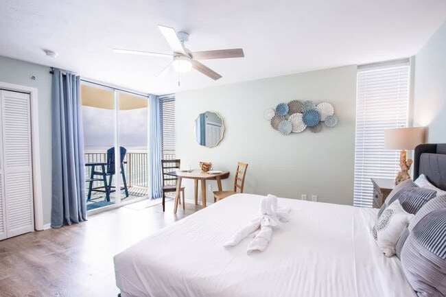 Foto del edificio - 10517 Front Beach Rd