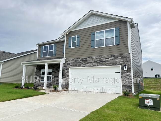 Building Photo - 8071 Plymouth Dr