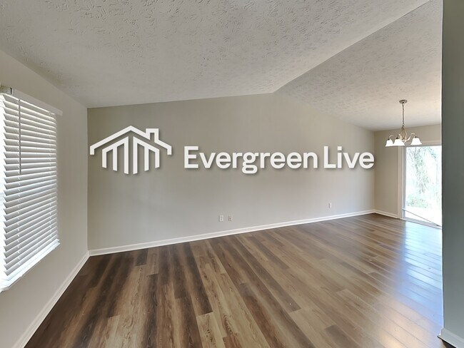 Foto del edificio - 5052 Galbraith Cir