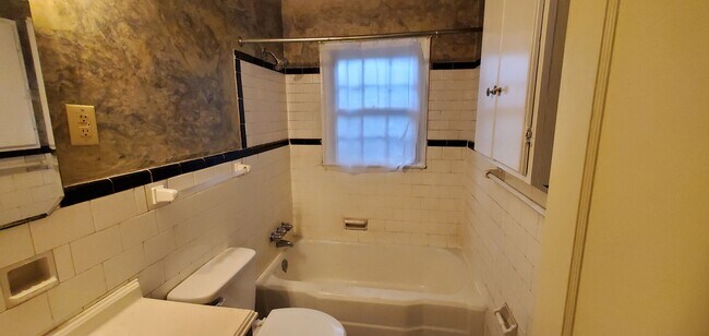 Foto del edificio - 1303 Whilden Pl