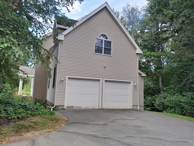 Foto del edificio - 373 Littlefield Ln