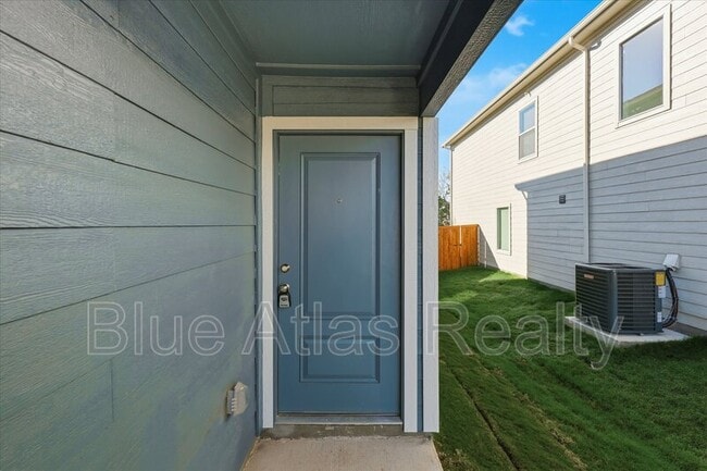 Foto del edificio - 12216 Steeplechase Dr