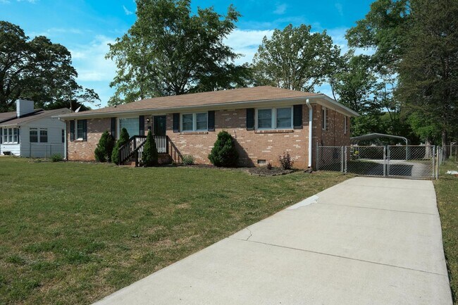 Foto del edificio - Charming 3/1.5 ranch style house!