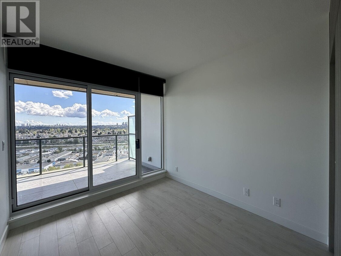 Photo du bâtiment - 4880-4880 Lougheed Hwy.