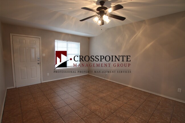 Building Photo - Tour Today! 2 Bedroom Duplex in Lindale!