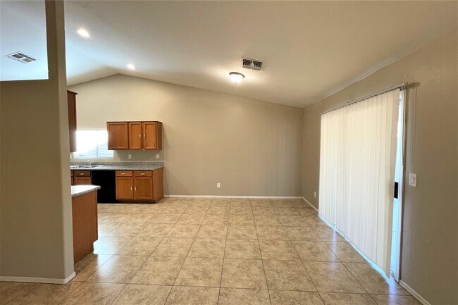 Foto del edificio - 8934 W Encanto Blvd