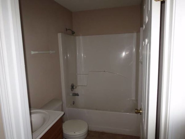 Building Photo - 319 32nd St - Unit D