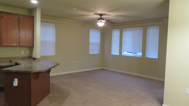 Building Photo - 1613 Burnside Pl