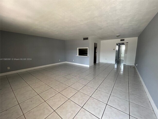 Foto del edificio - 12150 NE 19th Ave