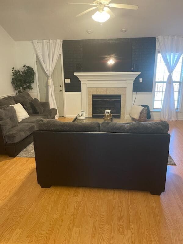Building Photo - 625 Lory Ln