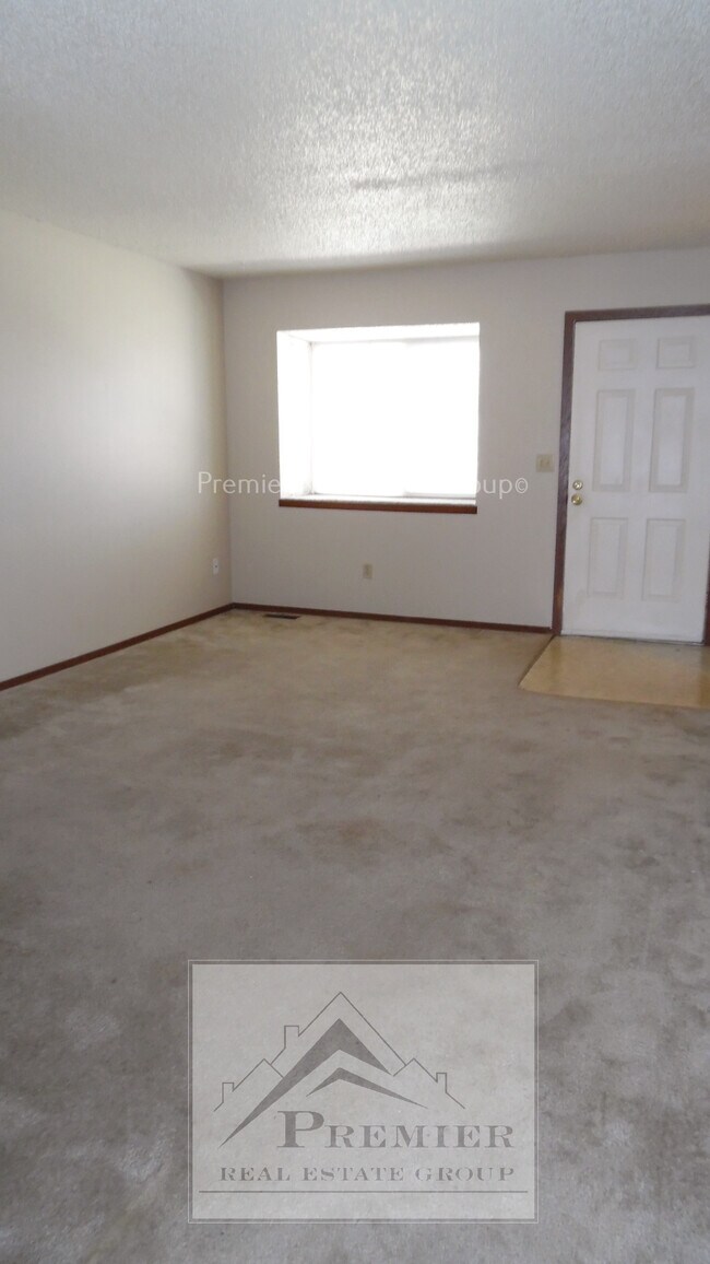 Building Photo - 3214 Vail Pass Dr