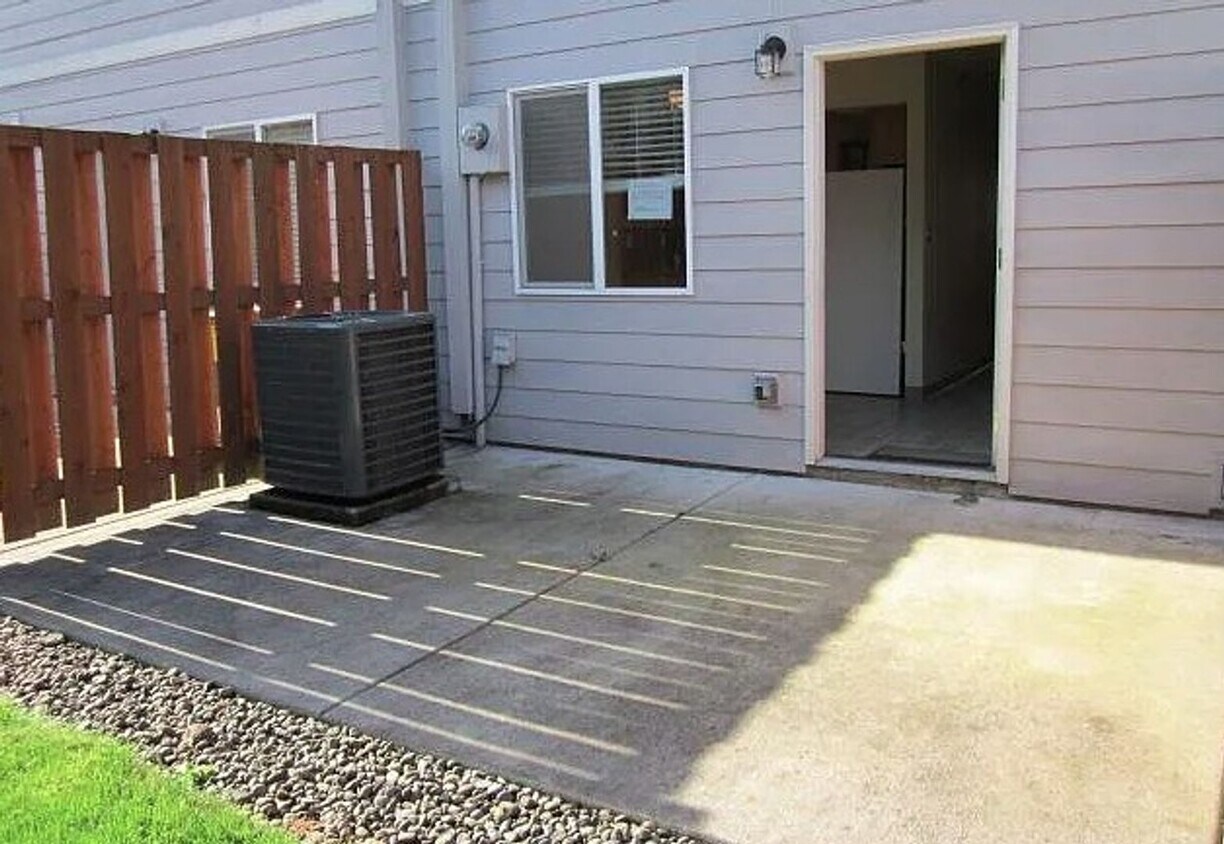 Foto del edificio - 2 BD Washougal Townhome with Private Backyard