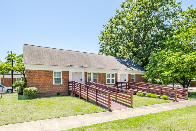 Building Photo - Evergreen Apartments