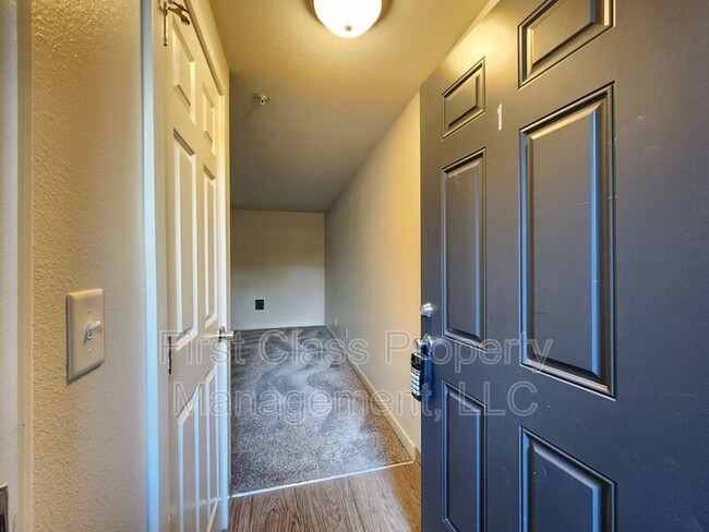 Building Photo - 3602 SW Beaverton Hillsdale Hwy