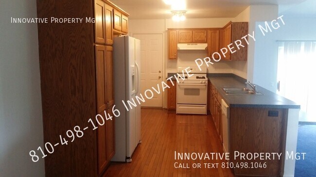 Building Photo - 3 bedroom, 1.5 bath Auburn Hills home. $30...