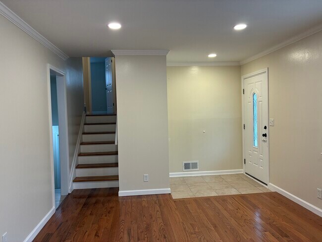 Foto del edificio - 2758 Pall Mall Dr