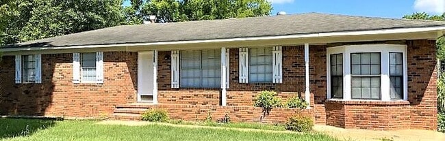 Building Photo - Eastern Valley Rd