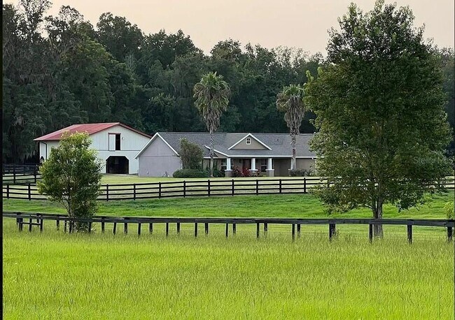 Foto del edificio - 12865 W Hwy 40