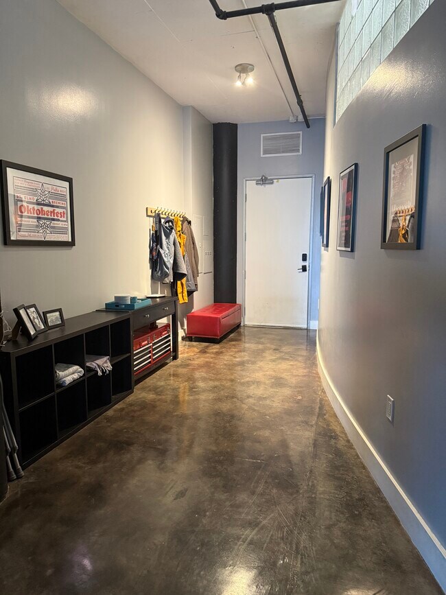 Entryway - 311 W 5th St