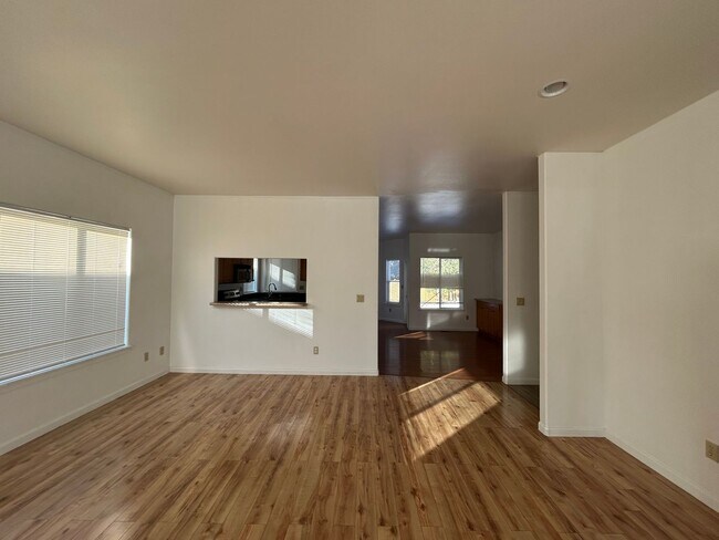 Foto del edificio - 8391 Glendale Dr