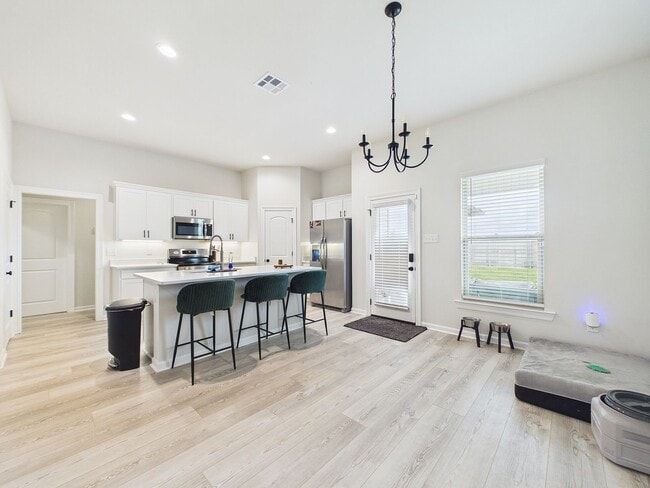 Foto del edificio - 221 Tatum Ln